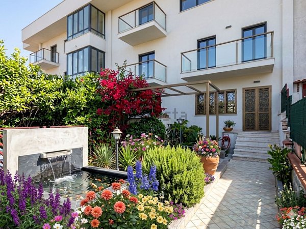casa indipendente in vendita a Somma Vesuviana in zona Mercato Vecchio