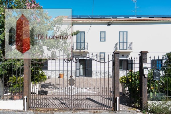 casa indipendente in vendita a Somma Vesuviana in zona Rione Trieste
