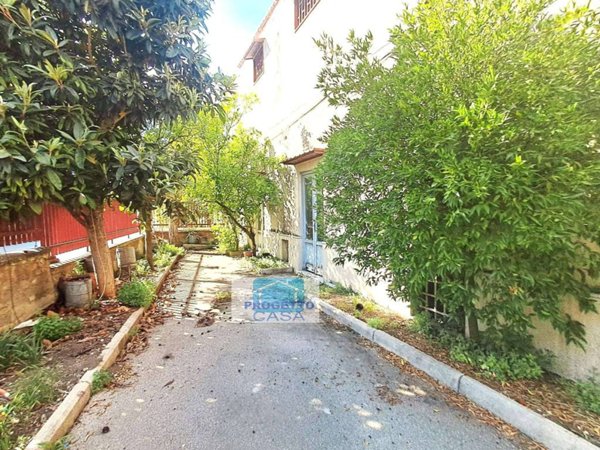 casa indipendente in vendita a Somma Vesuviana in zona Rione Trieste
