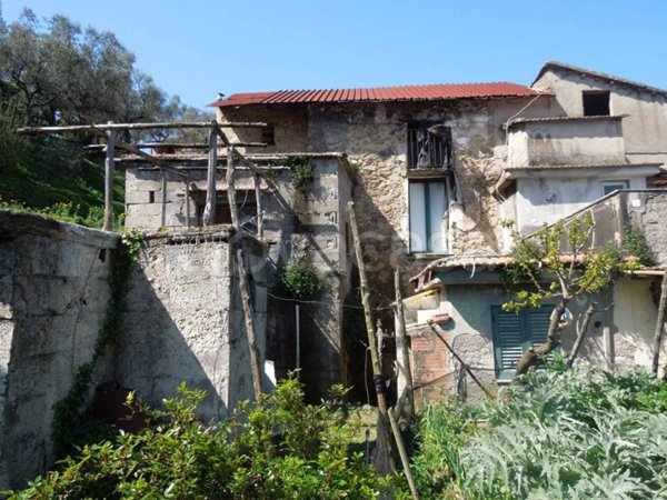 casa indipendente in vendita a Sorrento in zona Priora