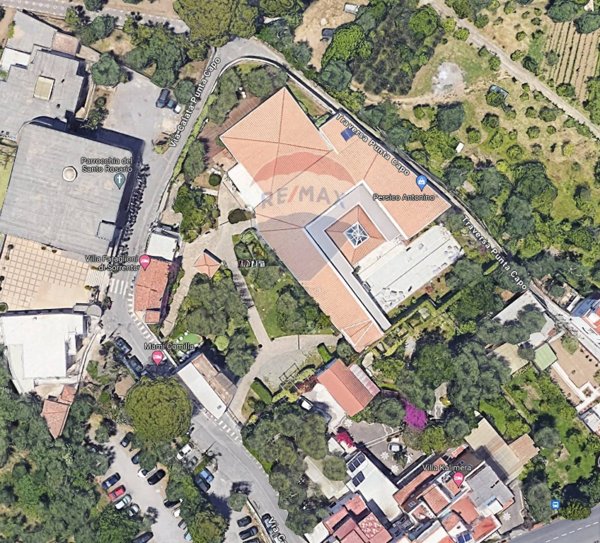 locale commerciale in vendita a Sorrento in zona Sorrento Capo