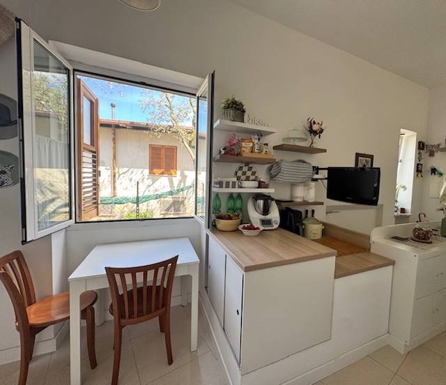 appartamento in vendita a Sorrento in zona Casarlano