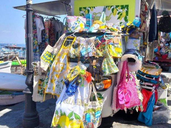 negozio in vendita a Sorrento