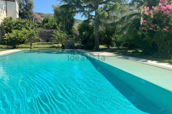 casa indipendente in vendita a Sorrento