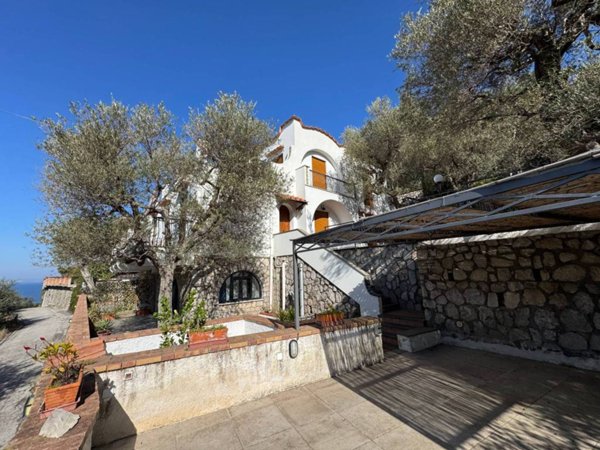 casa indipendente in vendita a Sorrento