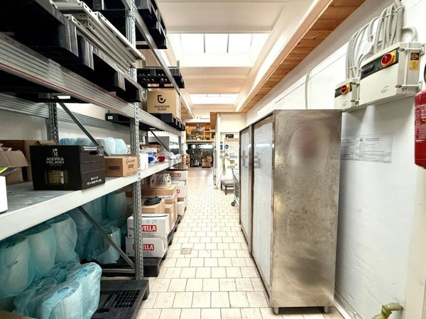 locale commerciale in vendita a Sorrento