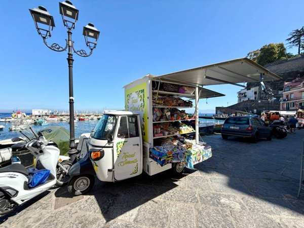 negozio in vendita a Sorrento