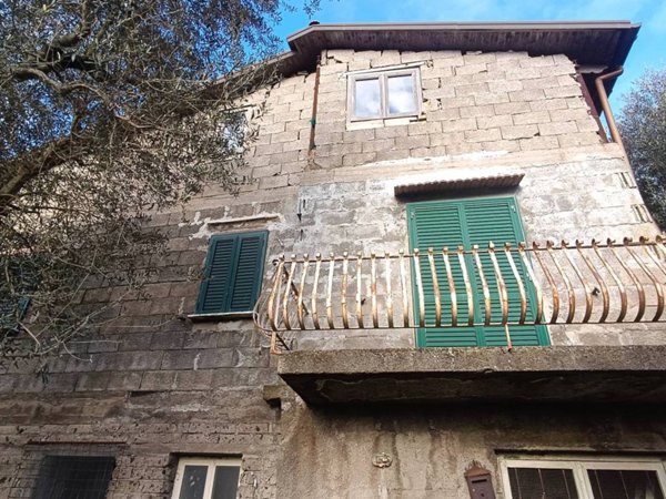 appartamento in vendita a Sorrento in zona Casarlano
