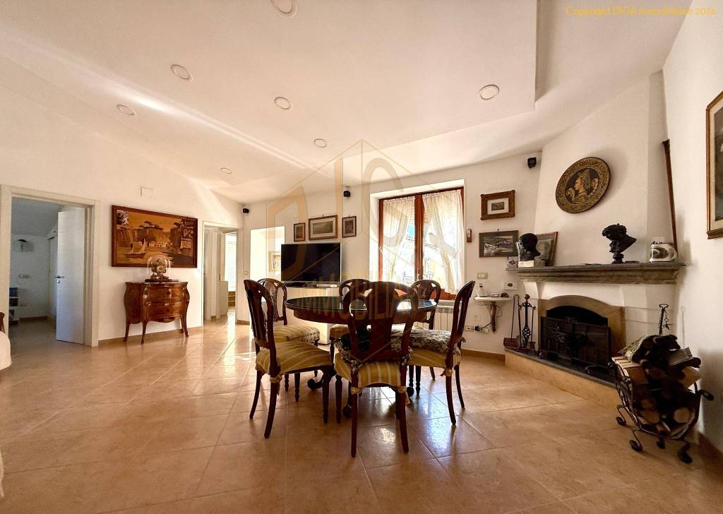 appartamento in vendita a Sorrento in zona Santa Lucia