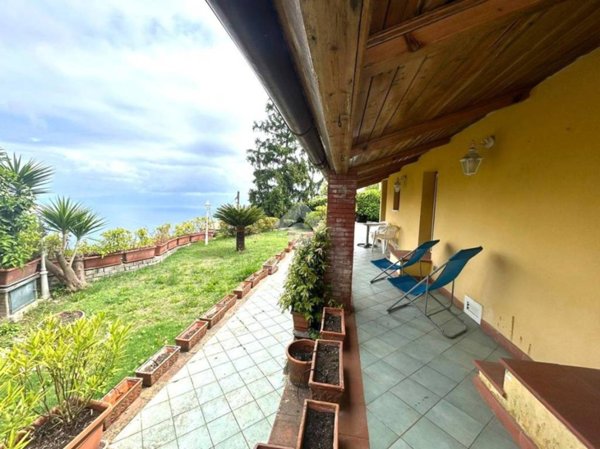 casa indipendente in vendita a Sorrento in zona Priora