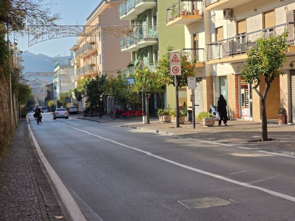 appartamento in vendita a Sorrento in zona Cesarano