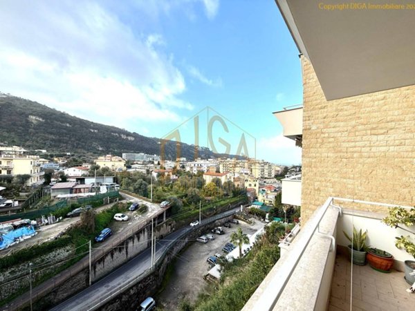 appartamento in vendita a Sorrento in zona Casarlano