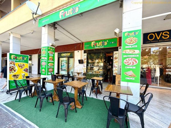 negozio in vendita a Sorrento in zona Cesarano