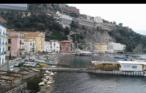 appartamento in vendita a Sorrento in zona Santa Lucia