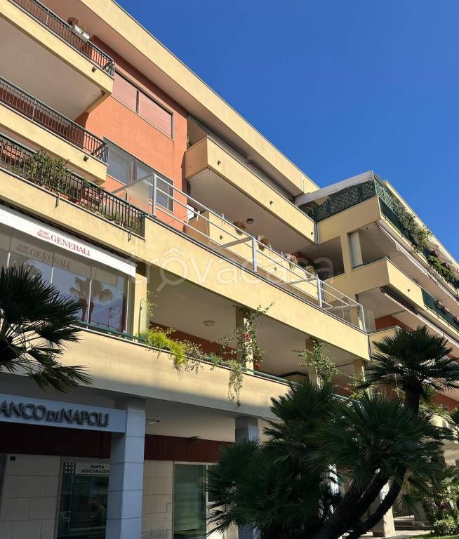 appartamento in vendita a Sorrento in zona Santa Lucia