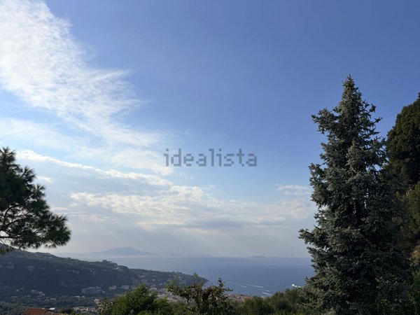 appartamento in vendita a Sorrento in zona Cesarano