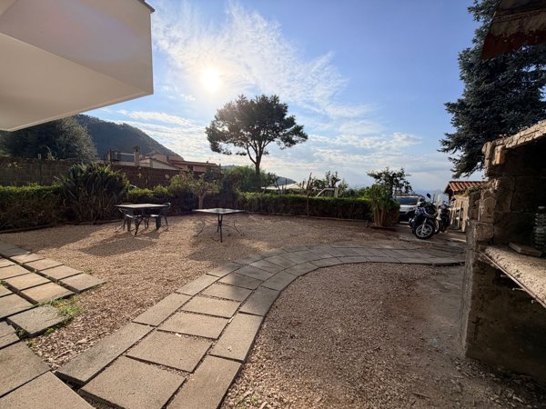 appartamento in vendita a Sorrento in zona Cesarano
