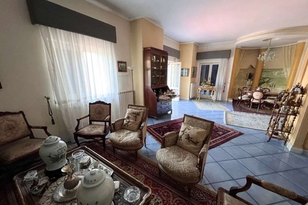 appartamento in vendita a Sorrento in zona Santa Lucia