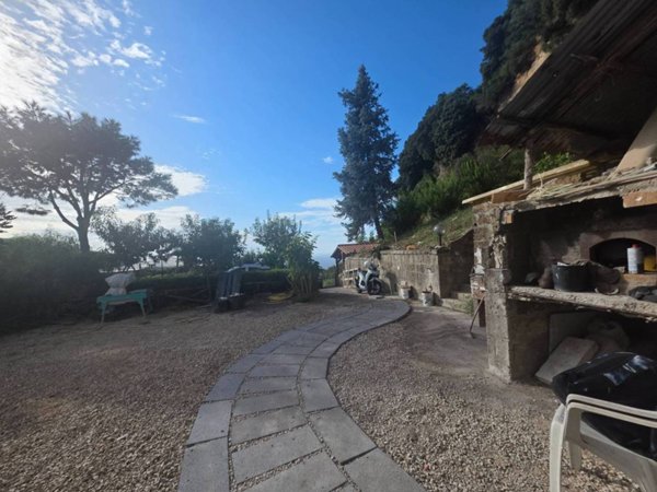 appartamento in vendita a Sorrento in zona Casarlano
