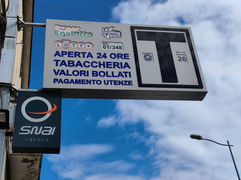 negozio in vendita a Torre Annunziata