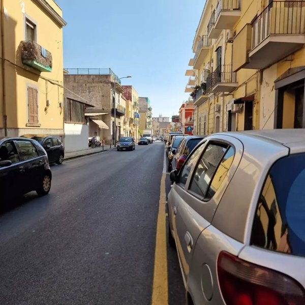 locale commerciale in vendita a Torre Annunziata