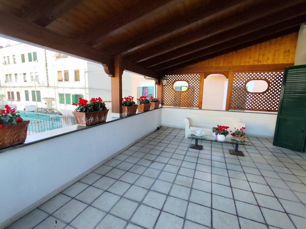 intera palazzina in vendita a Torre Annunziata