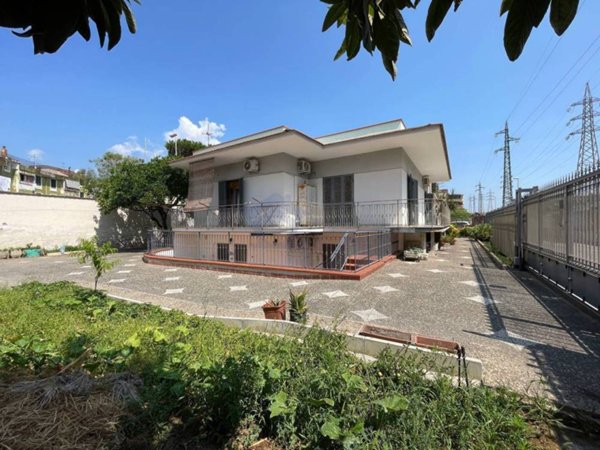 casa indipendente in vendita a Torre Annunziata