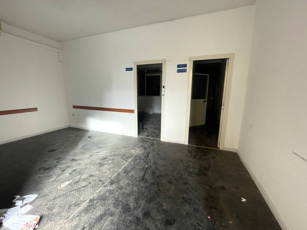 negozio in vendita a Torre Annunziata