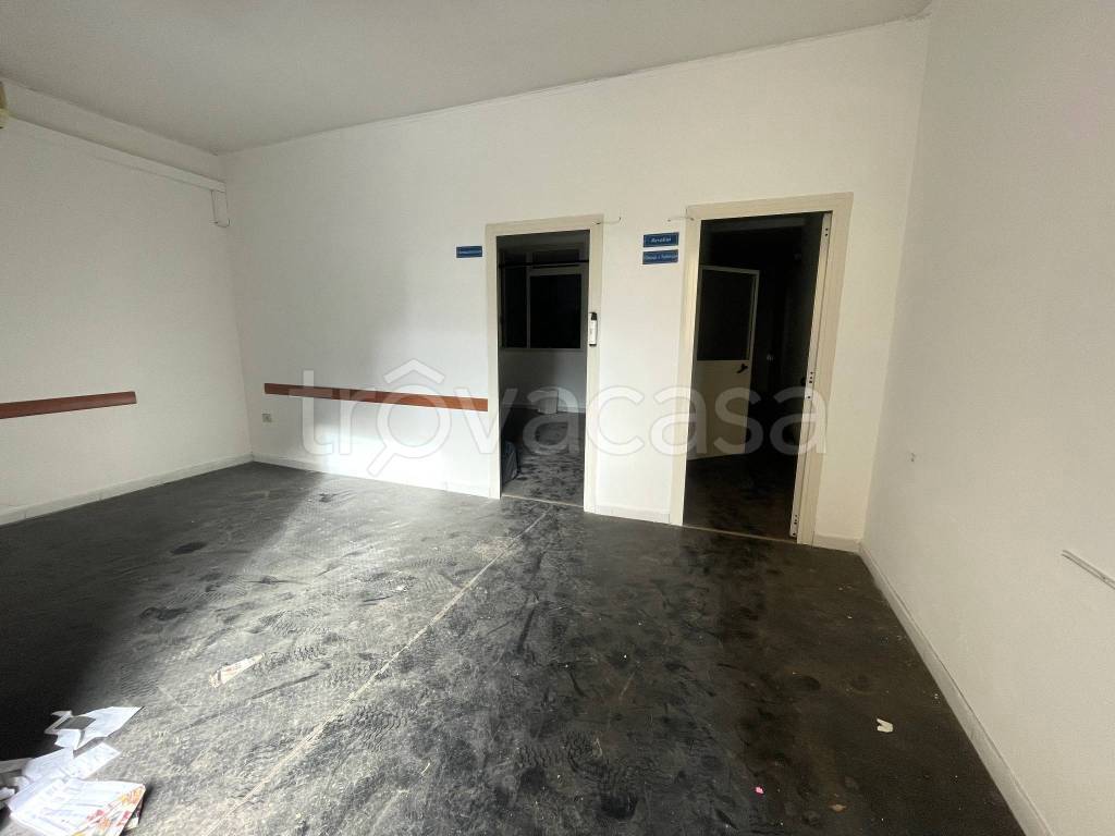 negozio in vendita a Torre Annunziata