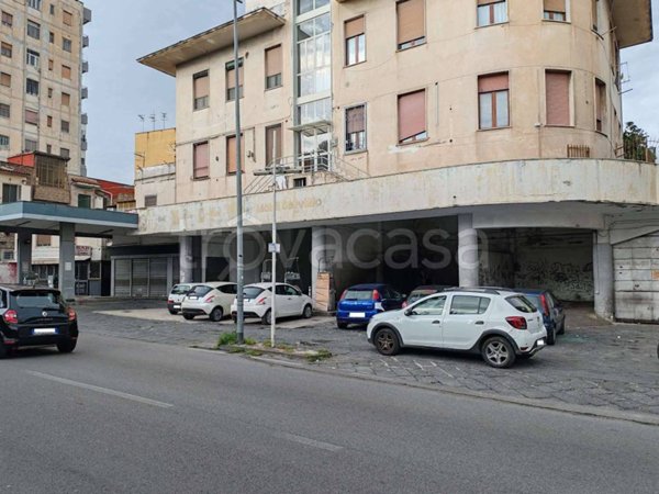 negozio in vendita a Torre Annunziata