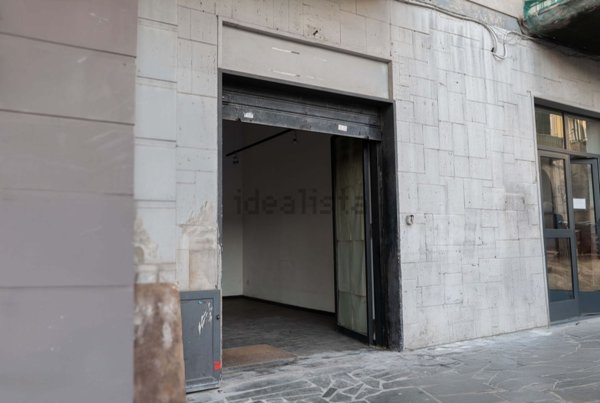 locale commerciale in vendita a Torre Annunziata