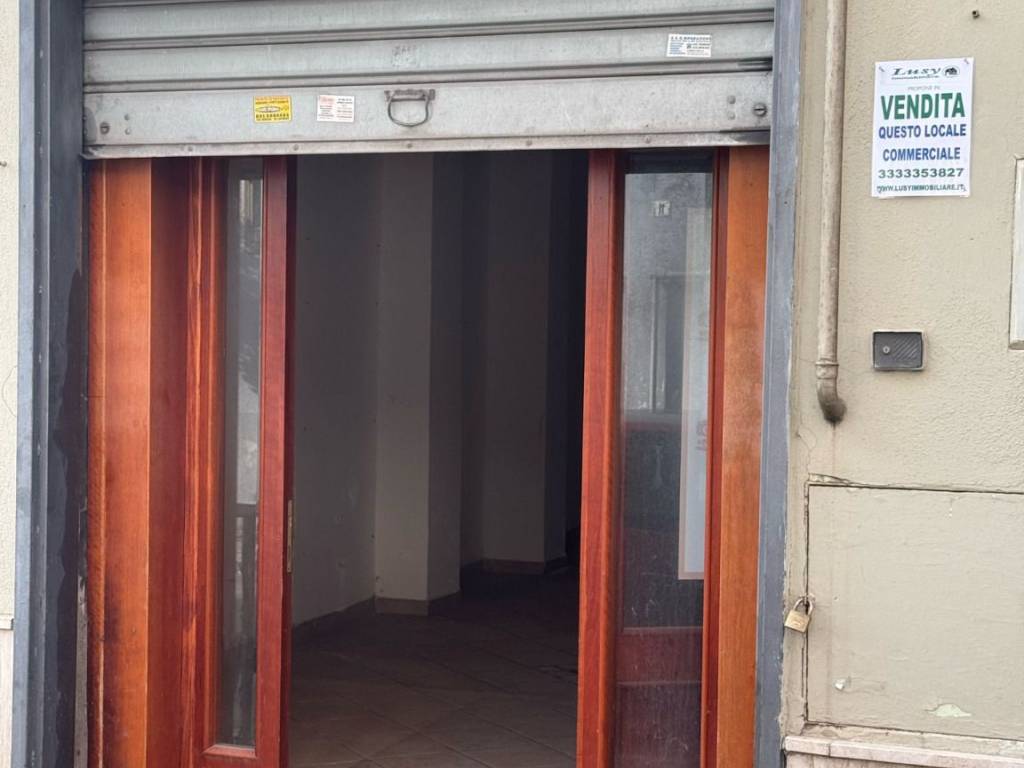 negozio in vendita a Torre Annunziata