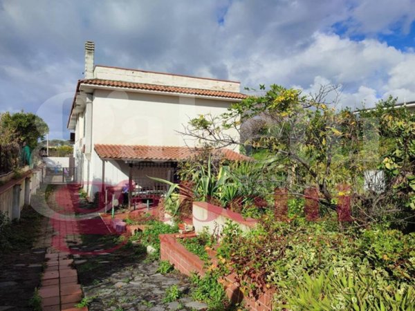 casa indipendente in vendita a Torre Annunziata