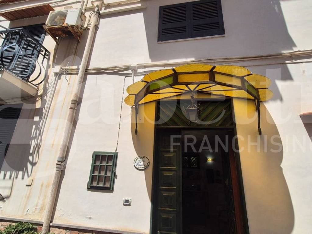 casa indipendente in vendita a Torre Annunziata