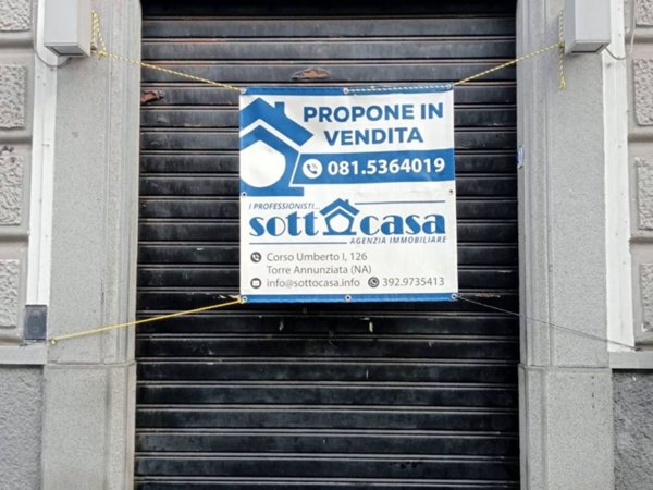 negozio in vendita a Torre Annunziata
