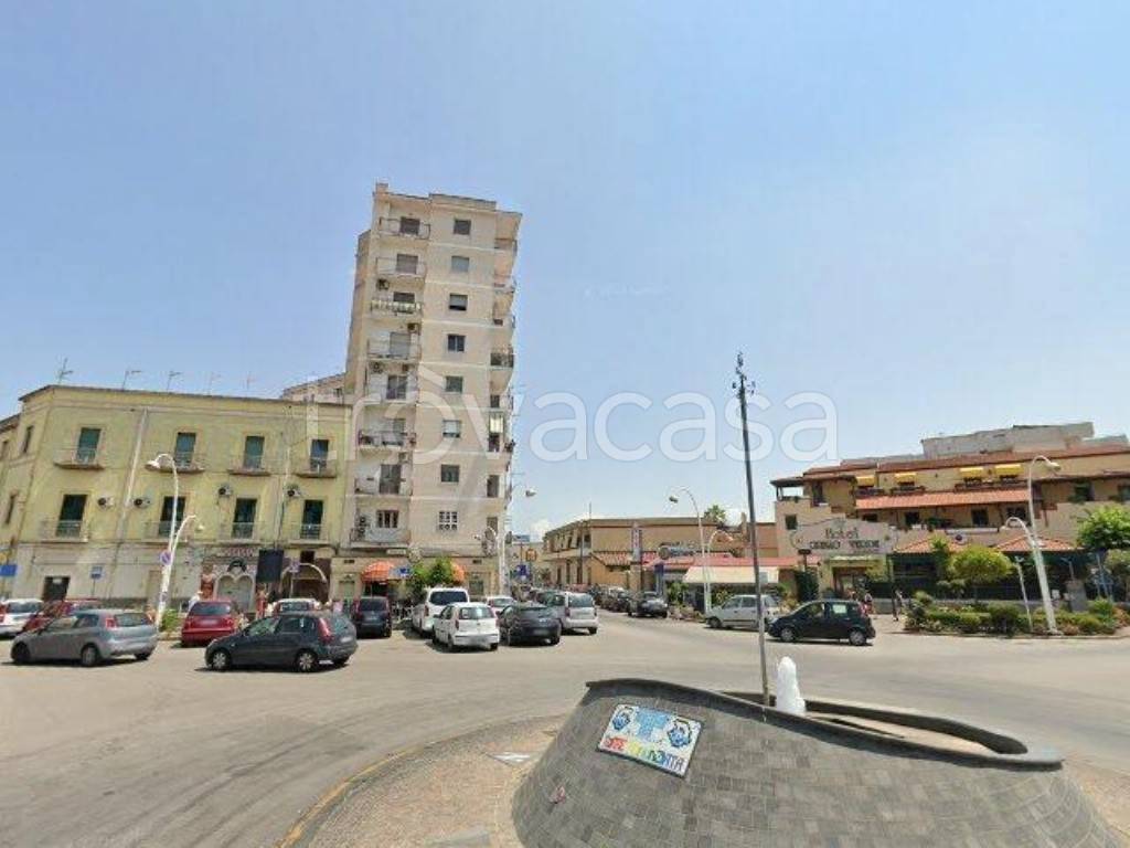 locale commerciale in vendita a Torre Annunziata