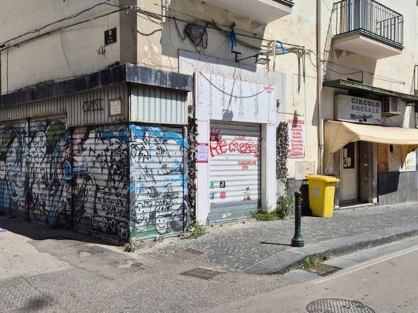 negozio in vendita a Torre Annunziata