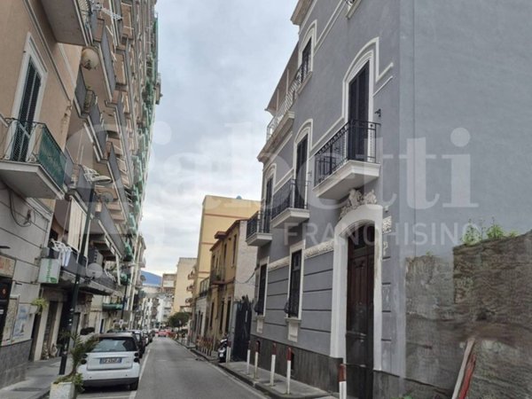 intera palazzina in vendita a Torre Annunziata
