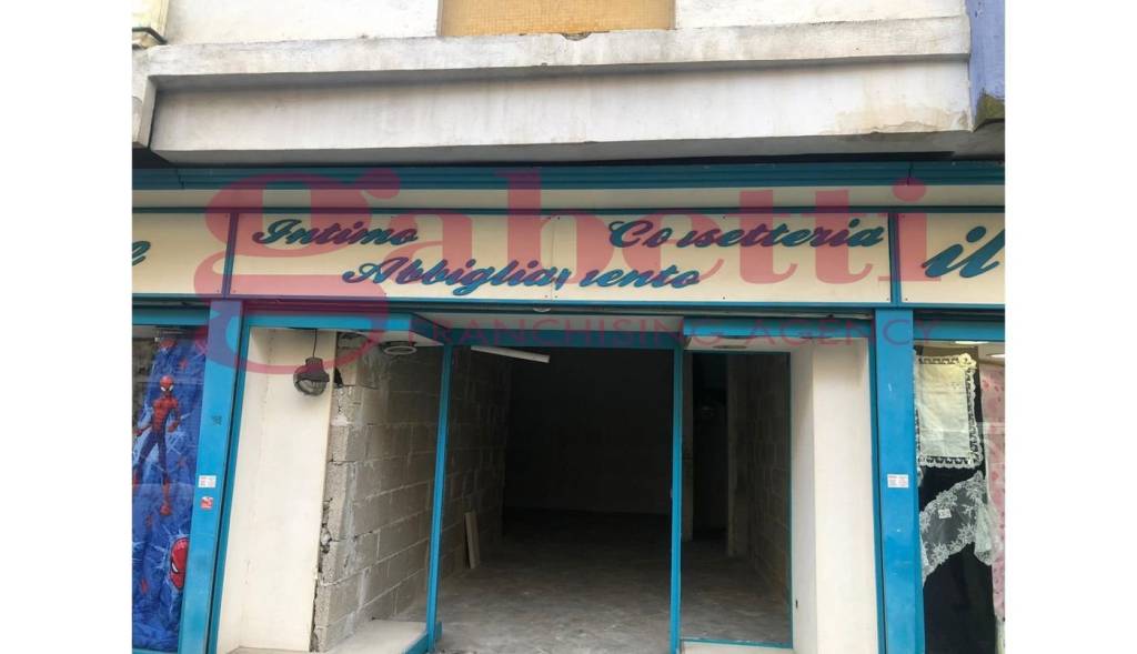 negozio in vendita a Torre Annunziata