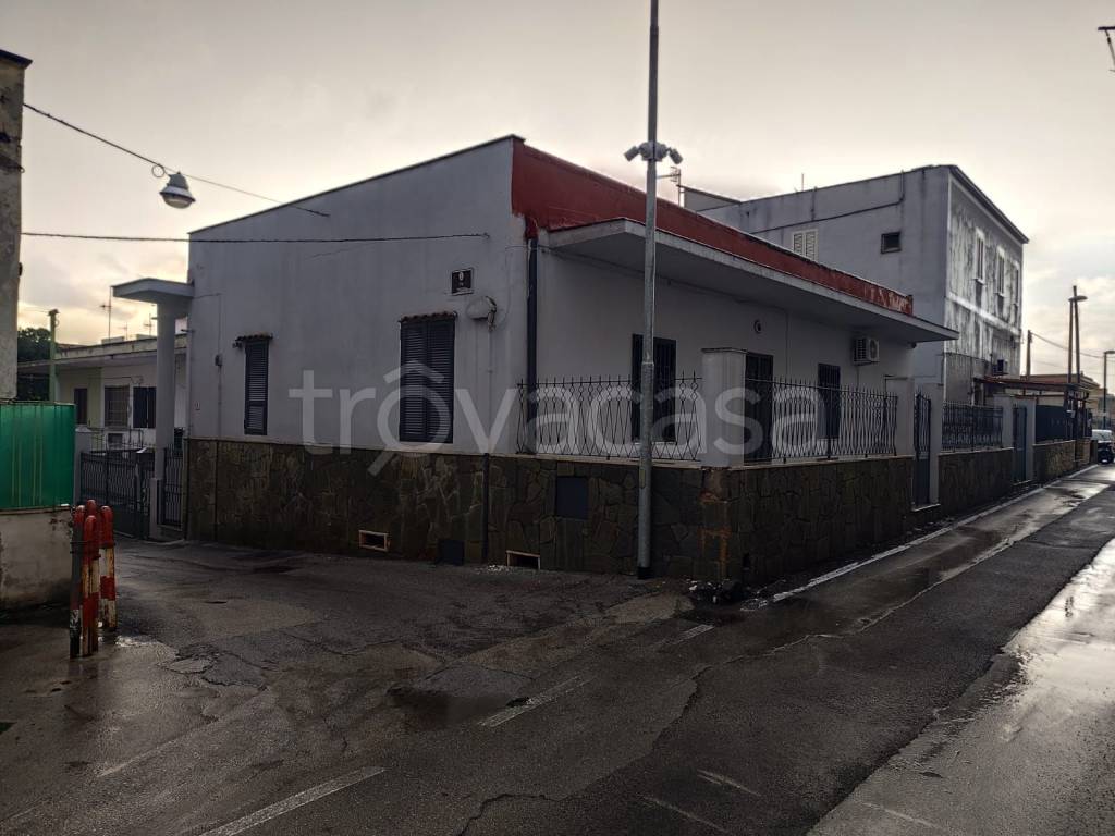 casa indipendente in vendita a Torre Annunziata