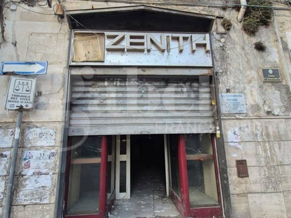 negozio in vendita a Torre Annunziata
