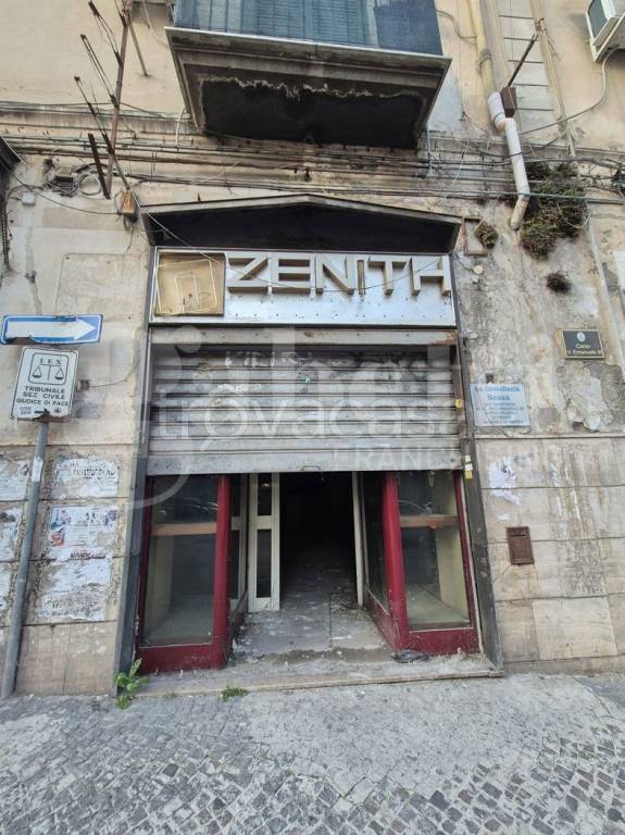 negozio in vendita a Torre Annunziata