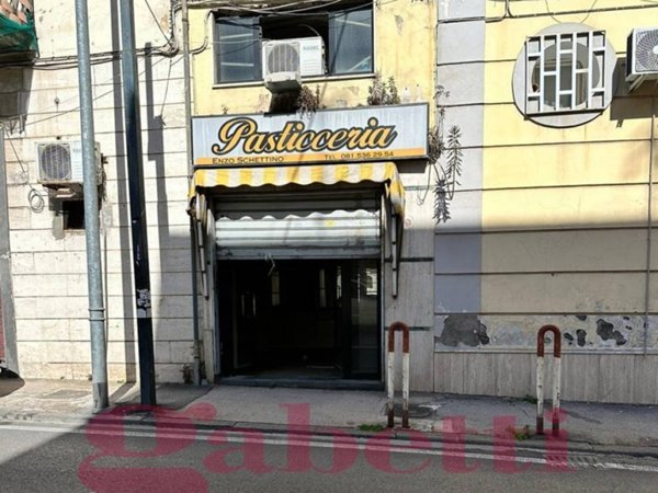 locale commerciale in vendita a Torre Annunziata