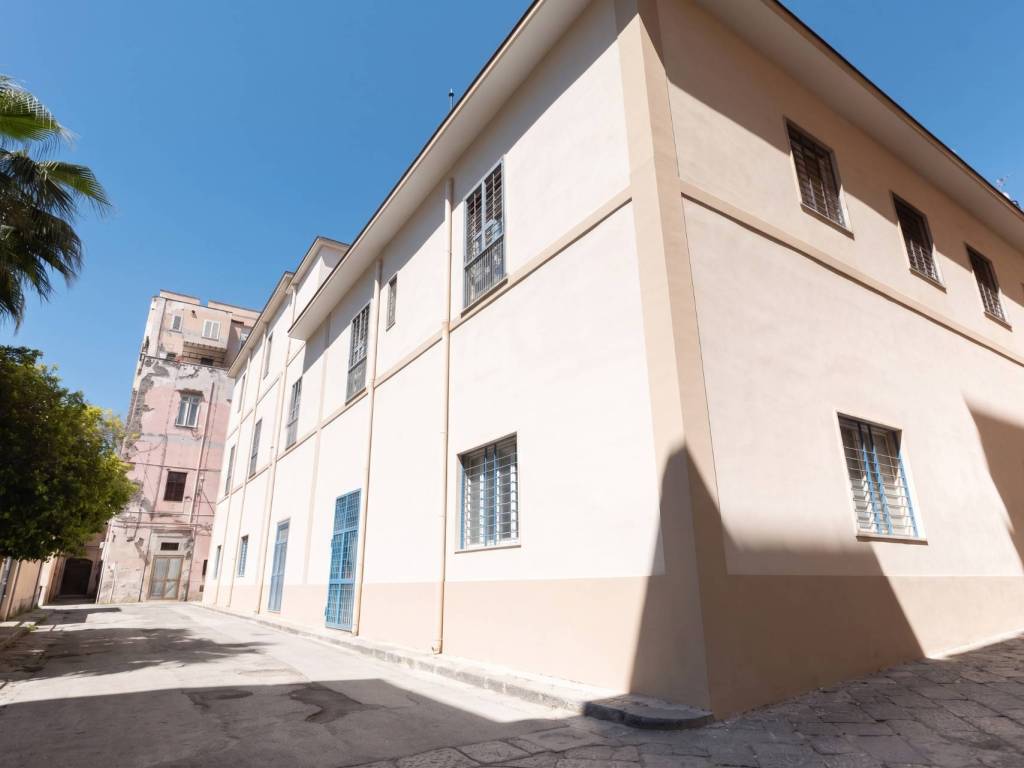 intera palazzina in vendita a Torre Annunziata