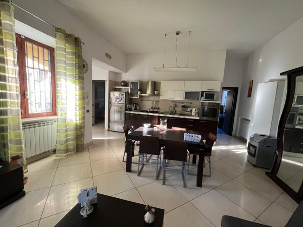 casa indipendente in vendita a Torre Annunziata