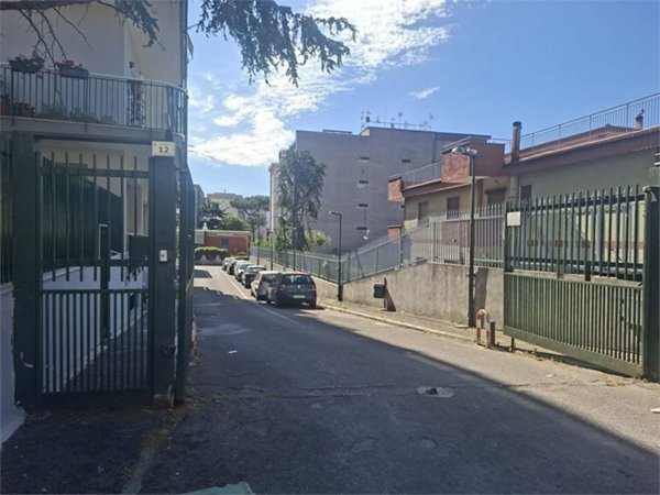 box auto in vendita a Torre Annunziata