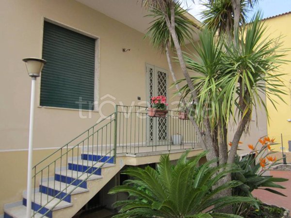 casa indipendente in vendita a Torre Annunziata