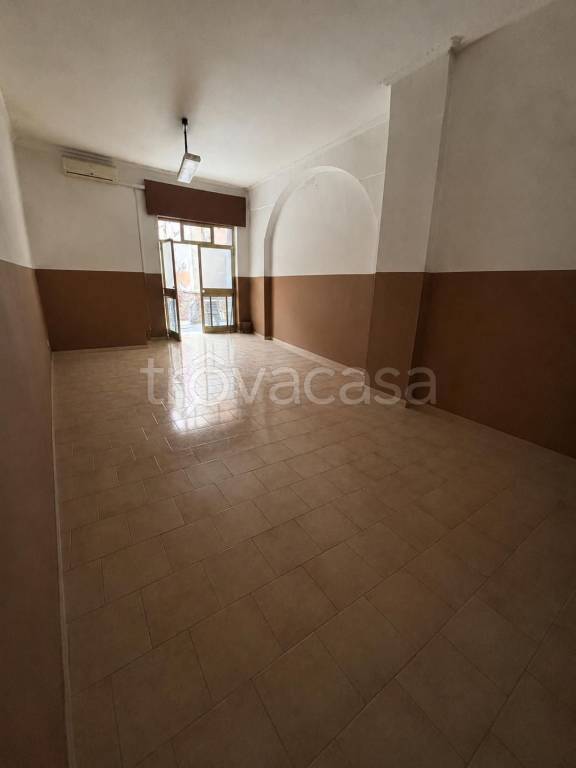 negozio in vendita a Torre Annunziata