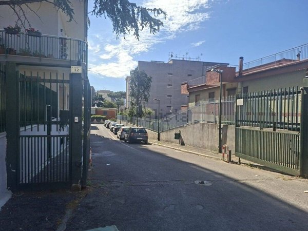box auto in vendita a Torre Annunziata