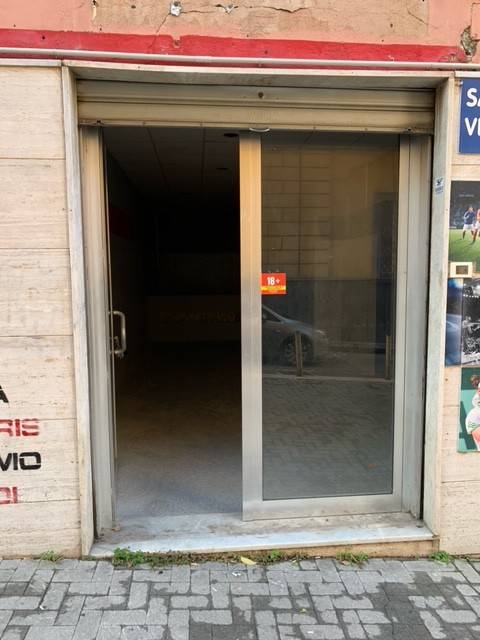 locale commerciale a Torre del Greco in zona Scappi / Lava Nuova / Montedoro